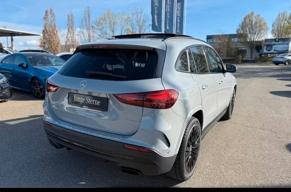 MERCEDES-BENZ GLA 200D NEW 150CV AUTOMATIC 4MATIC AMG LINE ( FARI LED - TETTO PANORAMICO APR. - AMBIENT LIGHTS - PELLE - CRUISE - NIGHT PACK - NAVI PREMIUM - PARK ASSIST - TELECAMERA 360 - CERCHI 20 ) KM 3000