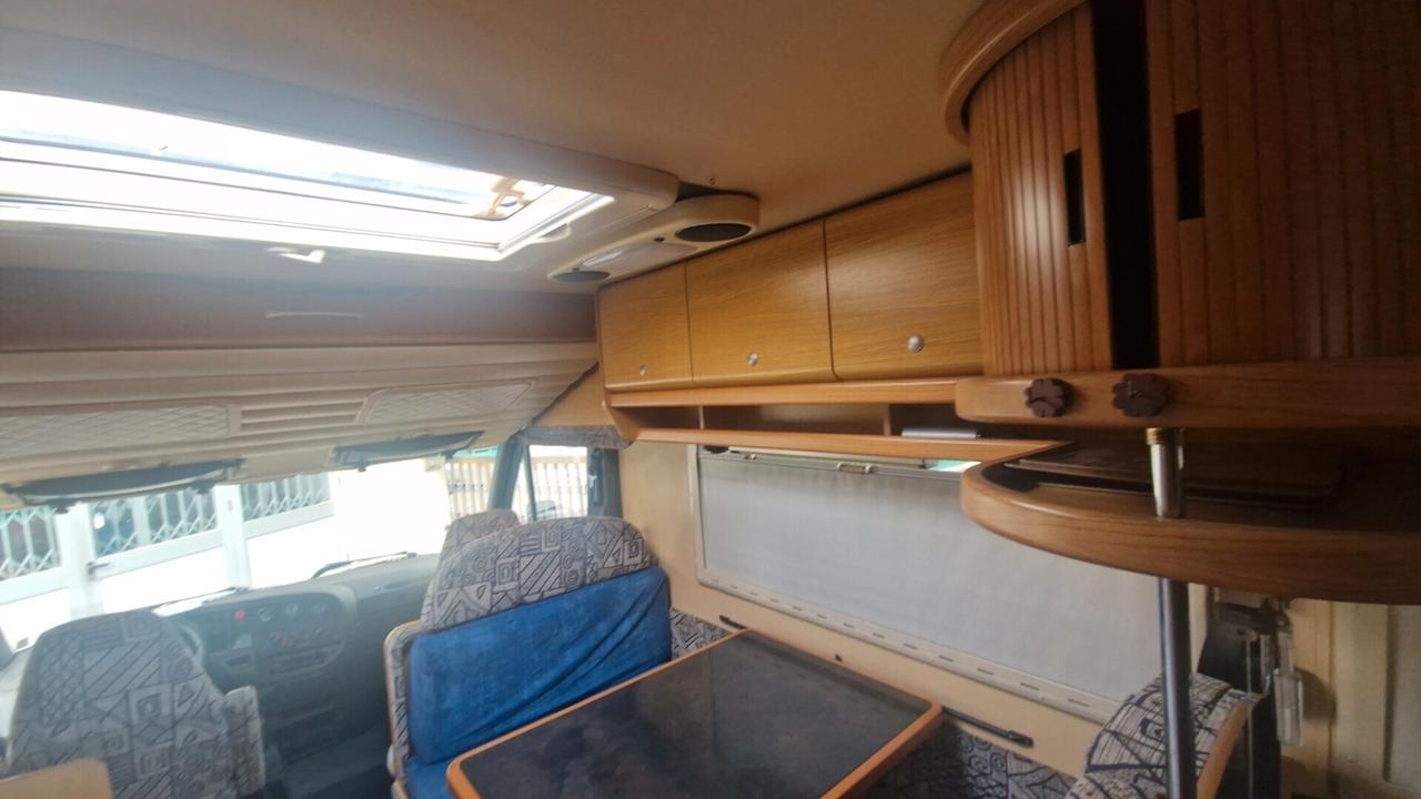 Iveco Daily Camper Laika 2.8 diesel manuale 6 rapporti