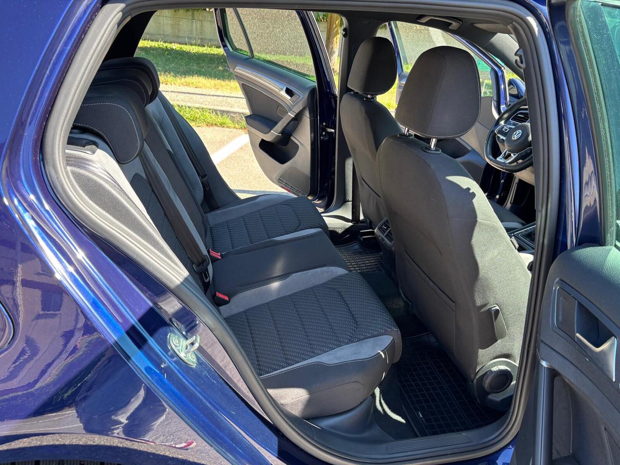 Volkswagen Golf 2.0 TDI 5p. R Line