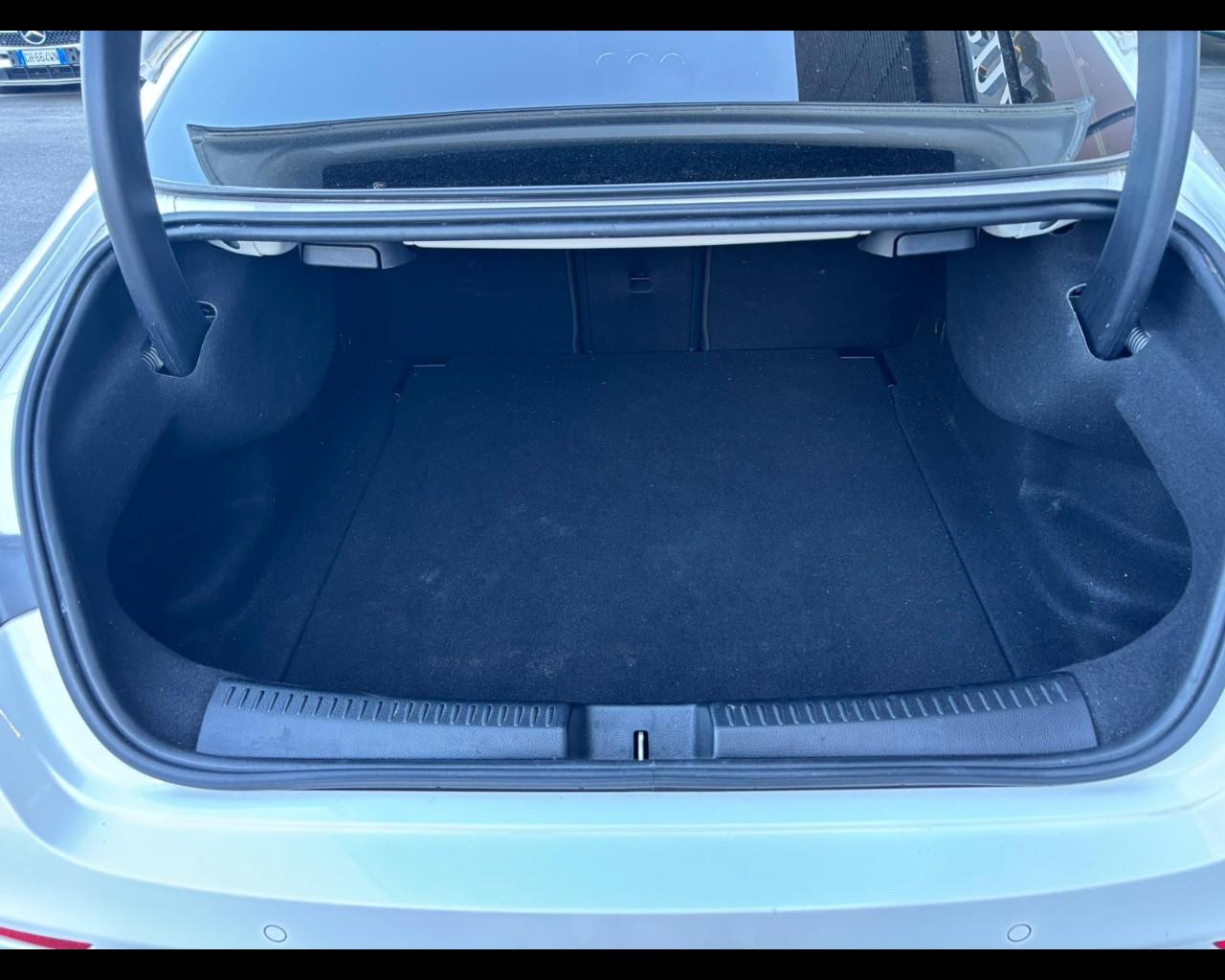 Mercedes-Benz CLA Coupe - C118 - CLA Coupe 200 d Premium auto