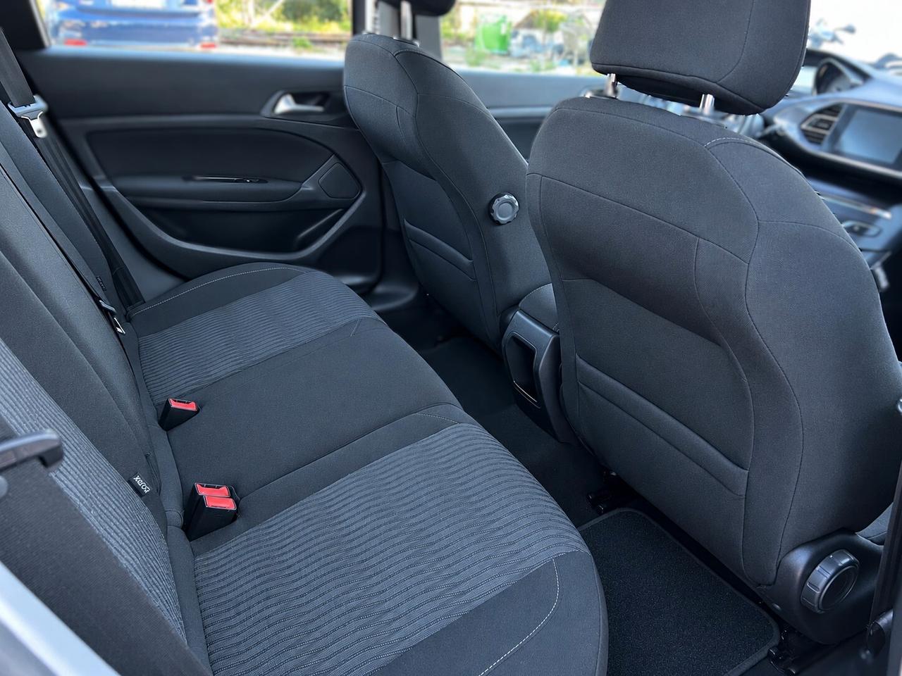 PEUGEOT 308 1.2 SW Pure tech- 2015