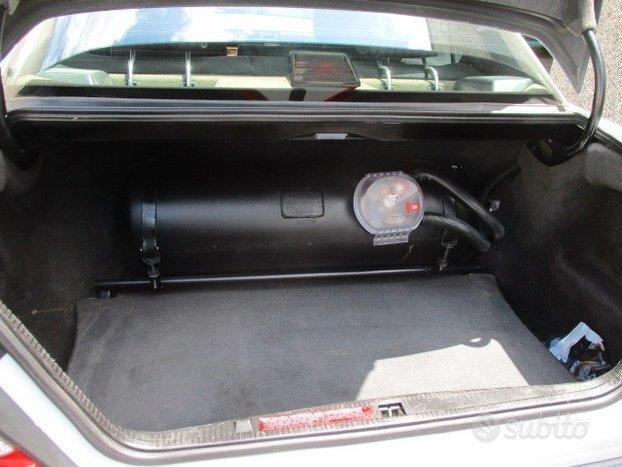 Mercedes 200 E BENZINA