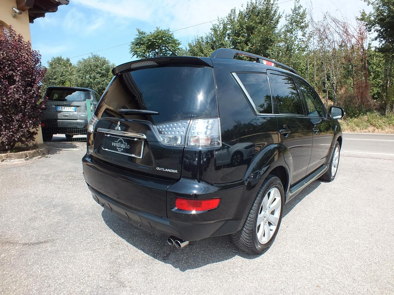 MITSUBISCHI OUTLANDER 155 CV 4X4-AUTOM. 7-POSTI UNIPROPRIETARIO!