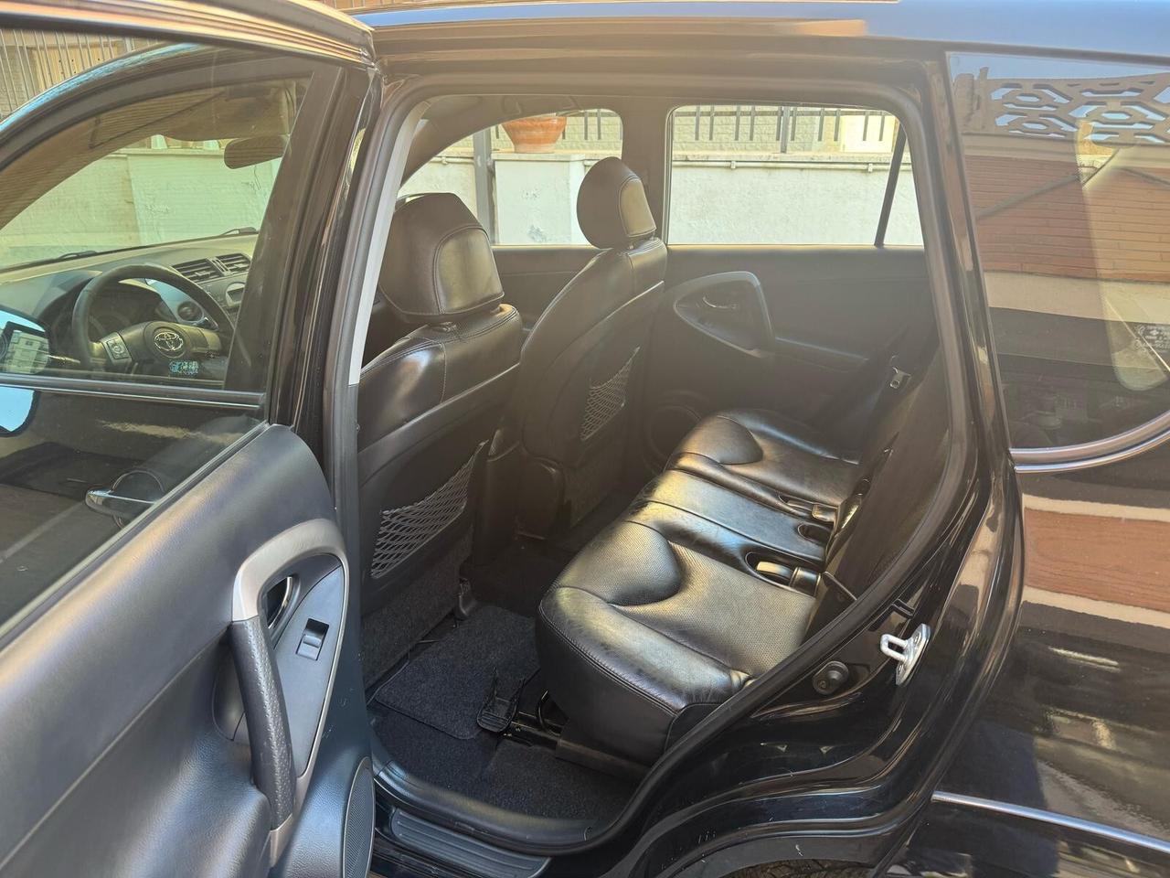 Toyota Rav 4 2.2 D-4D 177cv LUXURY