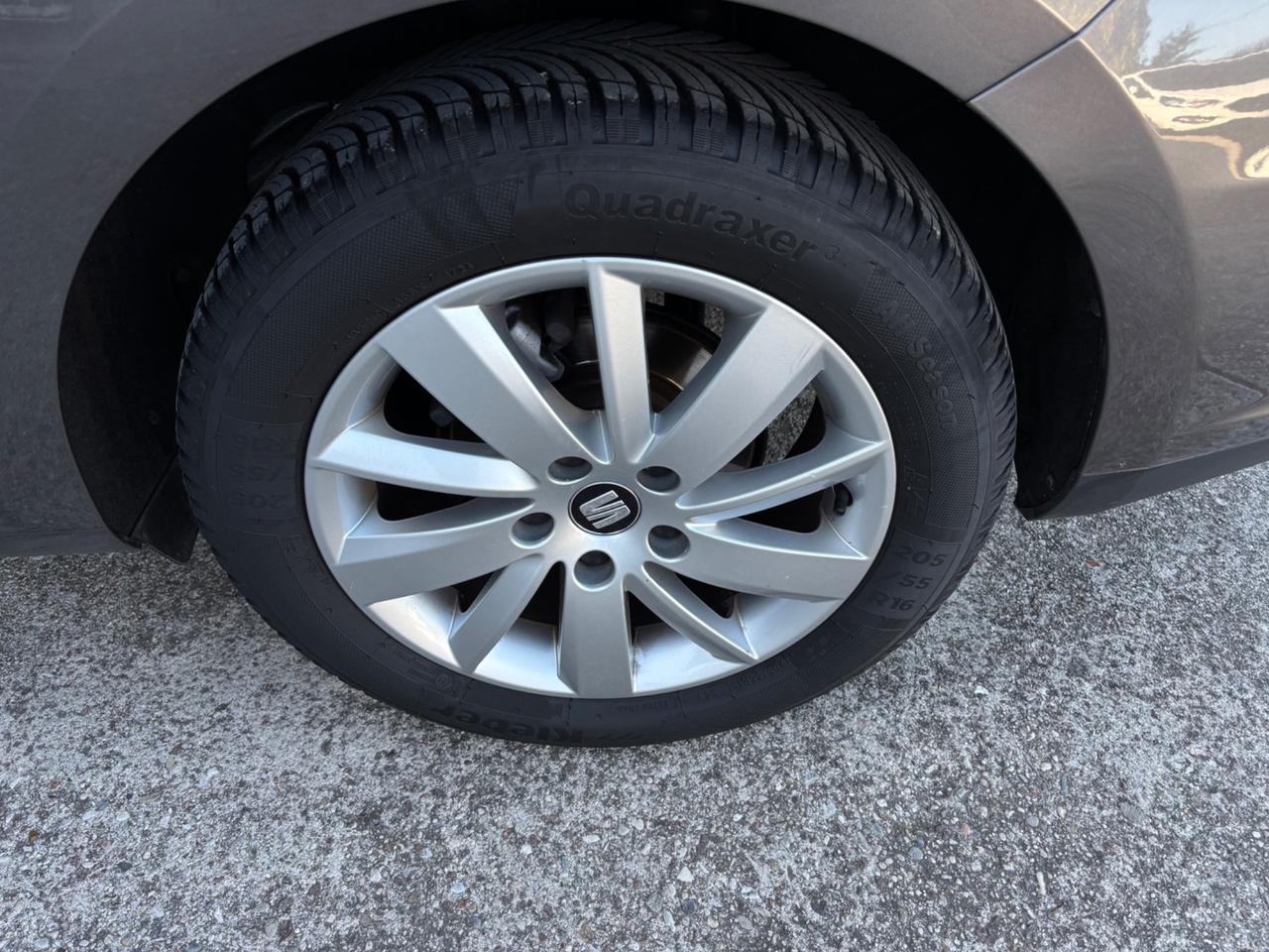 Seat Leon 1.6 TDI. Neopatentati. Garanzia 12mesi