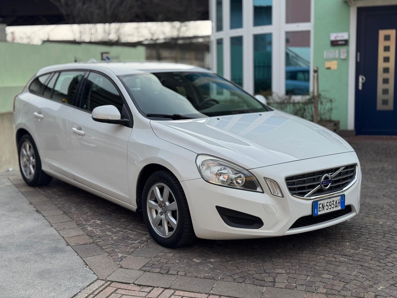 Volvo V60 D3 Geartronic Summum