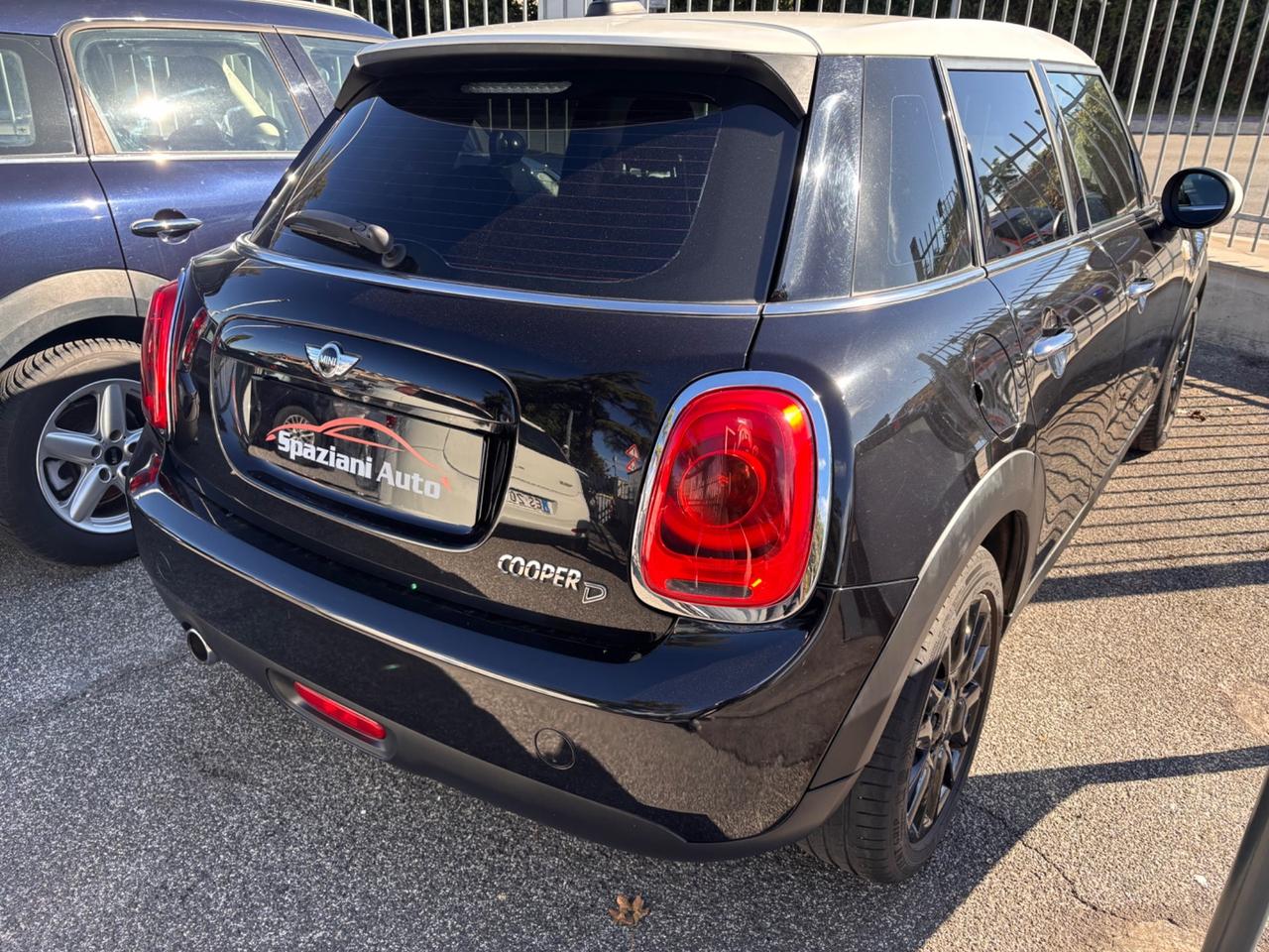 Mini 1.5 Cooper D 5 porte -99.000km