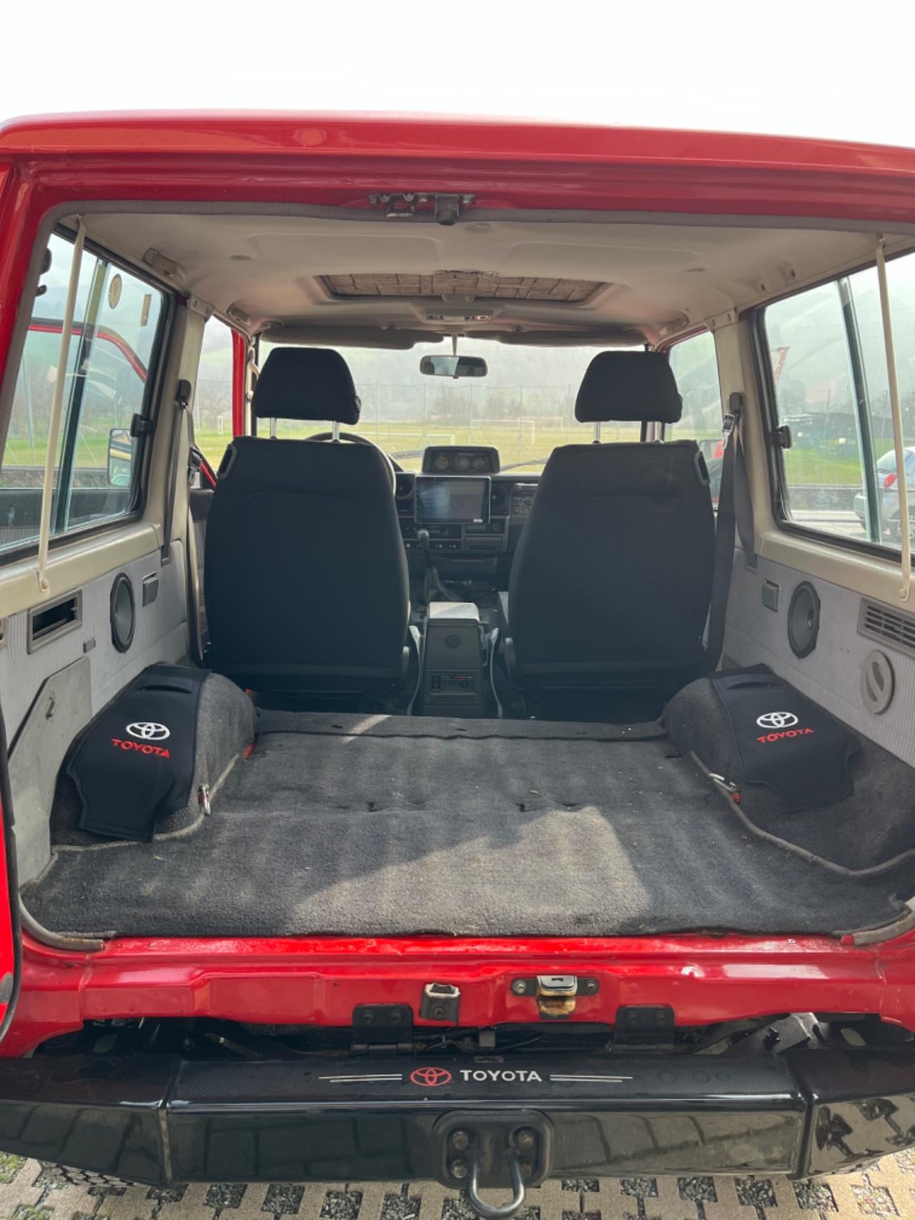 Toyota Land Cruiser II 2.4 turbodiesel SW LJ70 VX