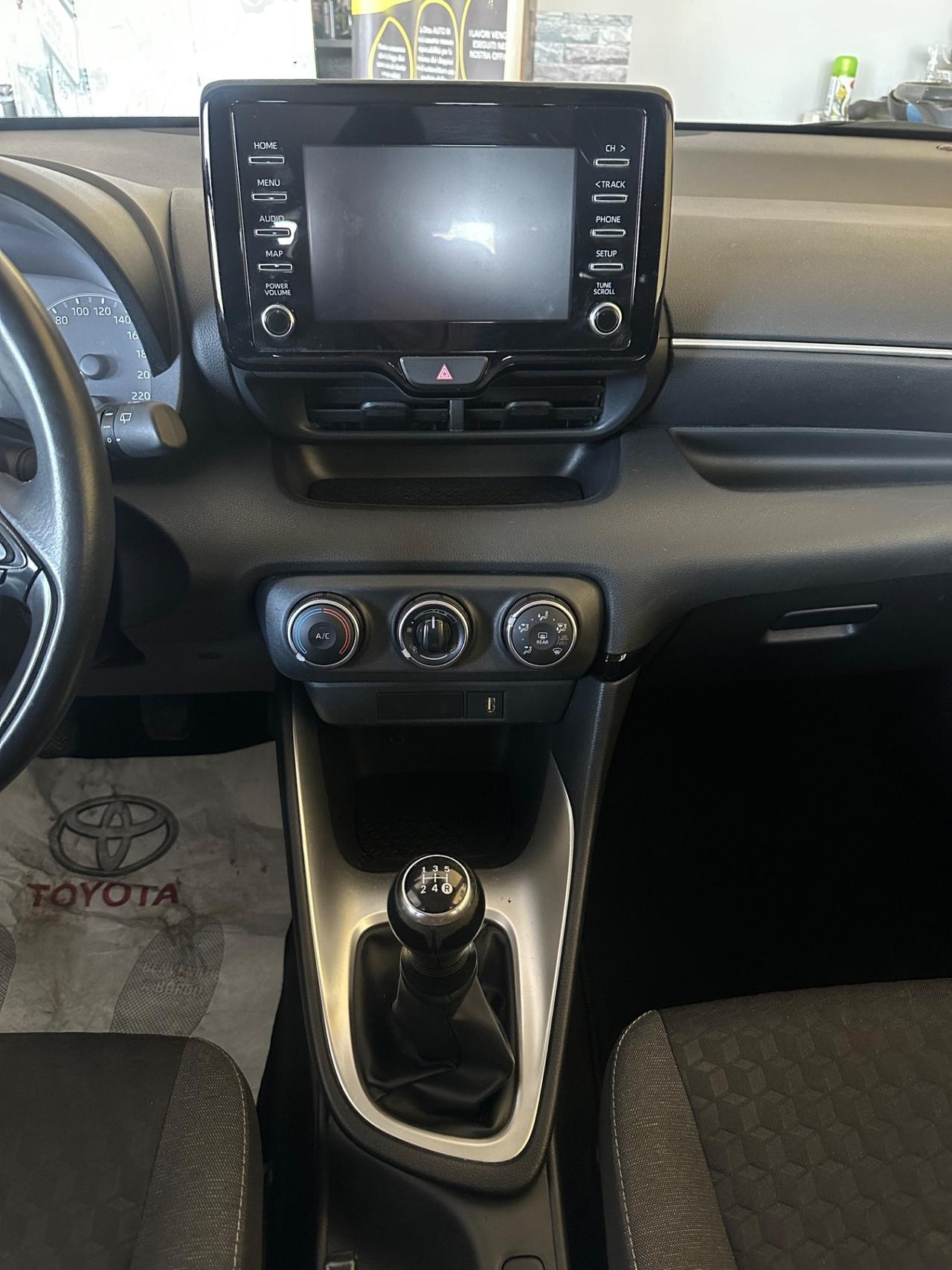Toyota Yaris 1.0benz. 51.000km