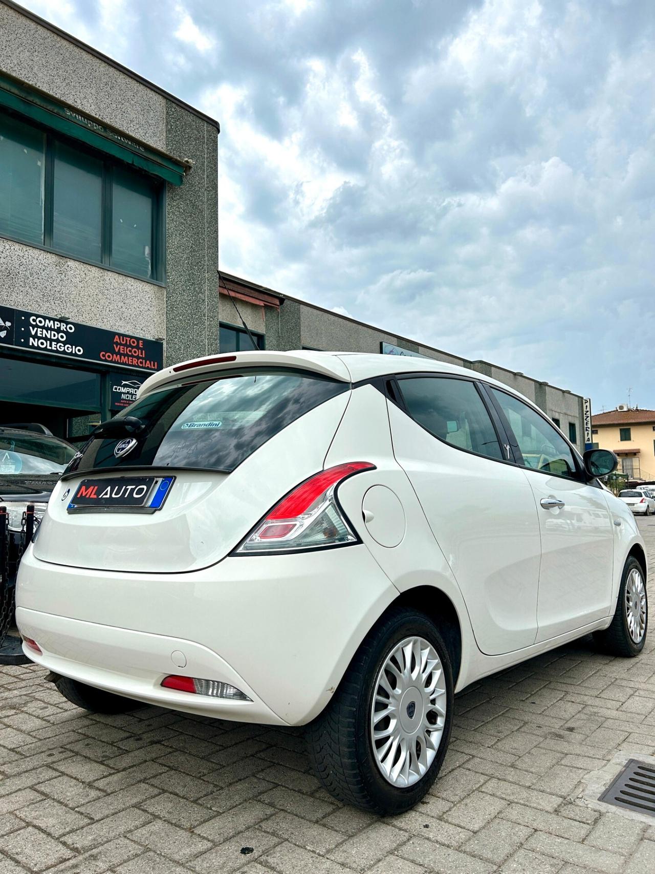 Lancia Ypsilon 1.2 69 CV 5 porte Silver- OK NEOPATENTATO