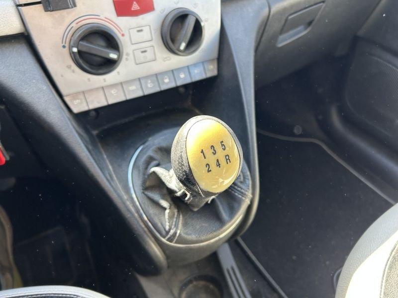 Lancia Ypsilon 1.3 MJT 75 CV