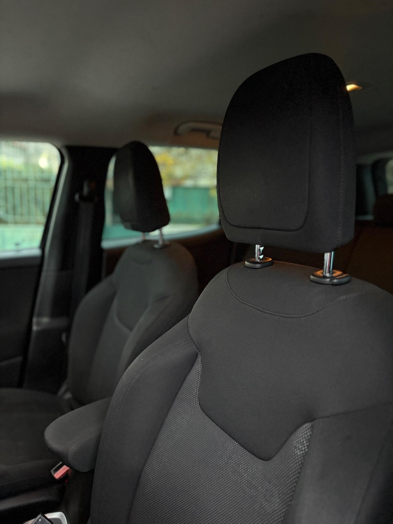 Jeep Renegade 1.6 Mjt 120 CV Total Black