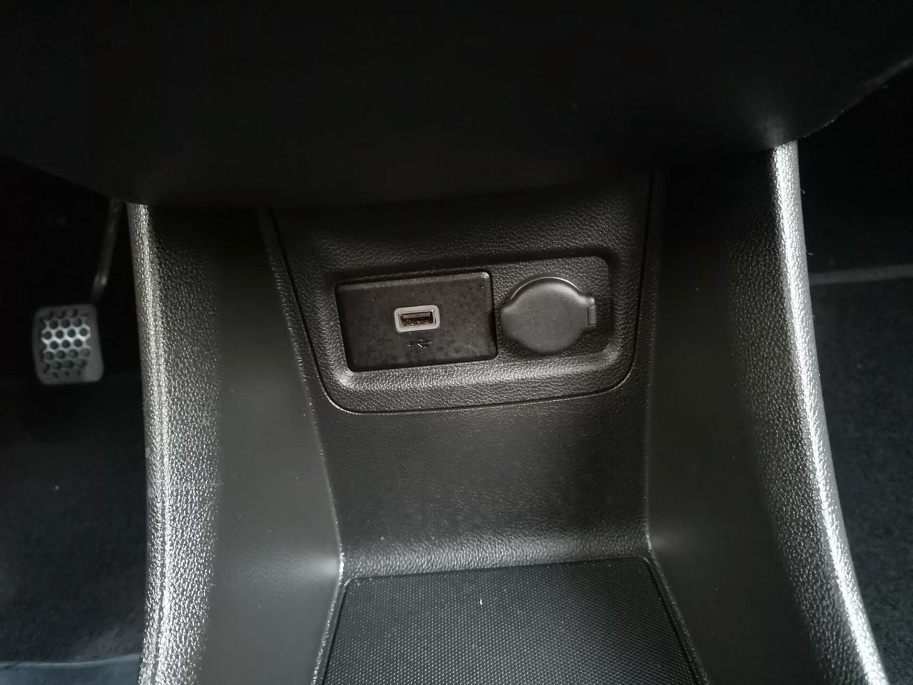 Opel Karl Rocks 1.0 73 CV