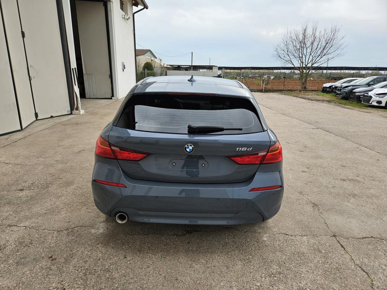 BMW 116d F40 auto START INCIDENTATA