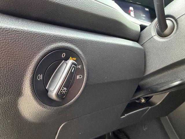 VOLKSWAGEN T-Roc TSI LIFE+NAVI+PARK AUTOMATICO+VIRTUAL+BICOLOR