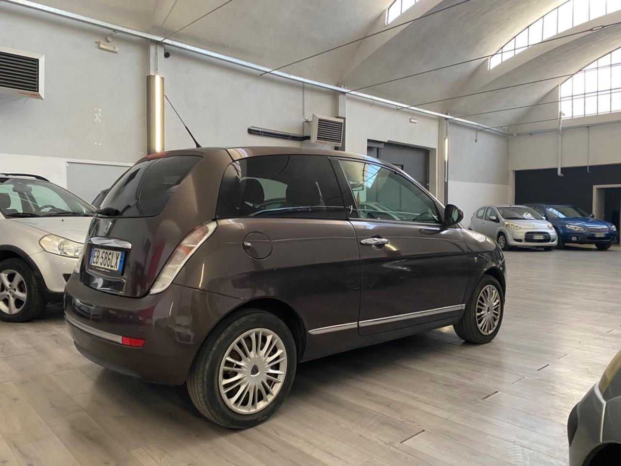 Lancia Ypsilon 1.2 Versus