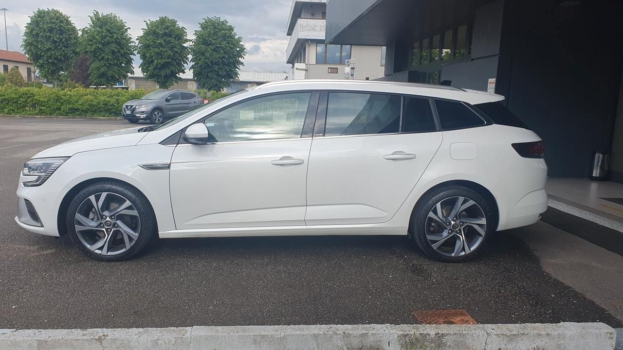 Renault Megane Mégane Sporter Plug-in Hybrid R.S. Line GA834