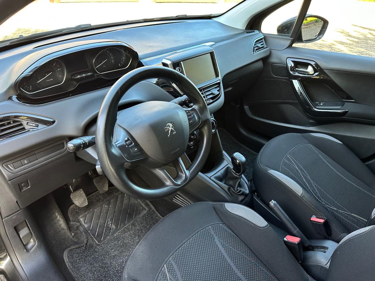 Peugeot 208 Allure 1.4 95 VTI #6873