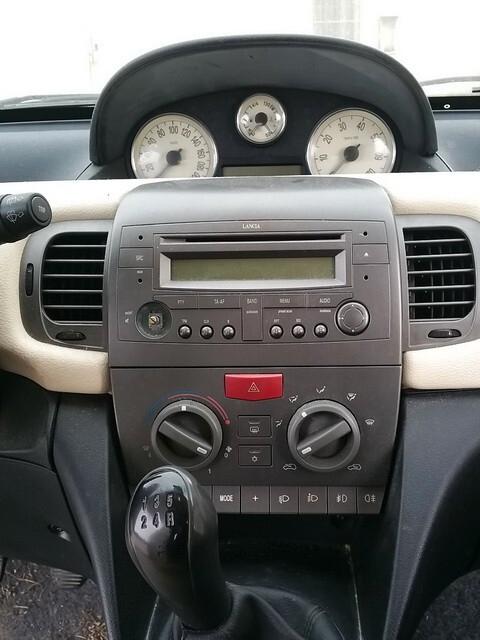 Lancia Ypsilon 1.3 MJT Argento