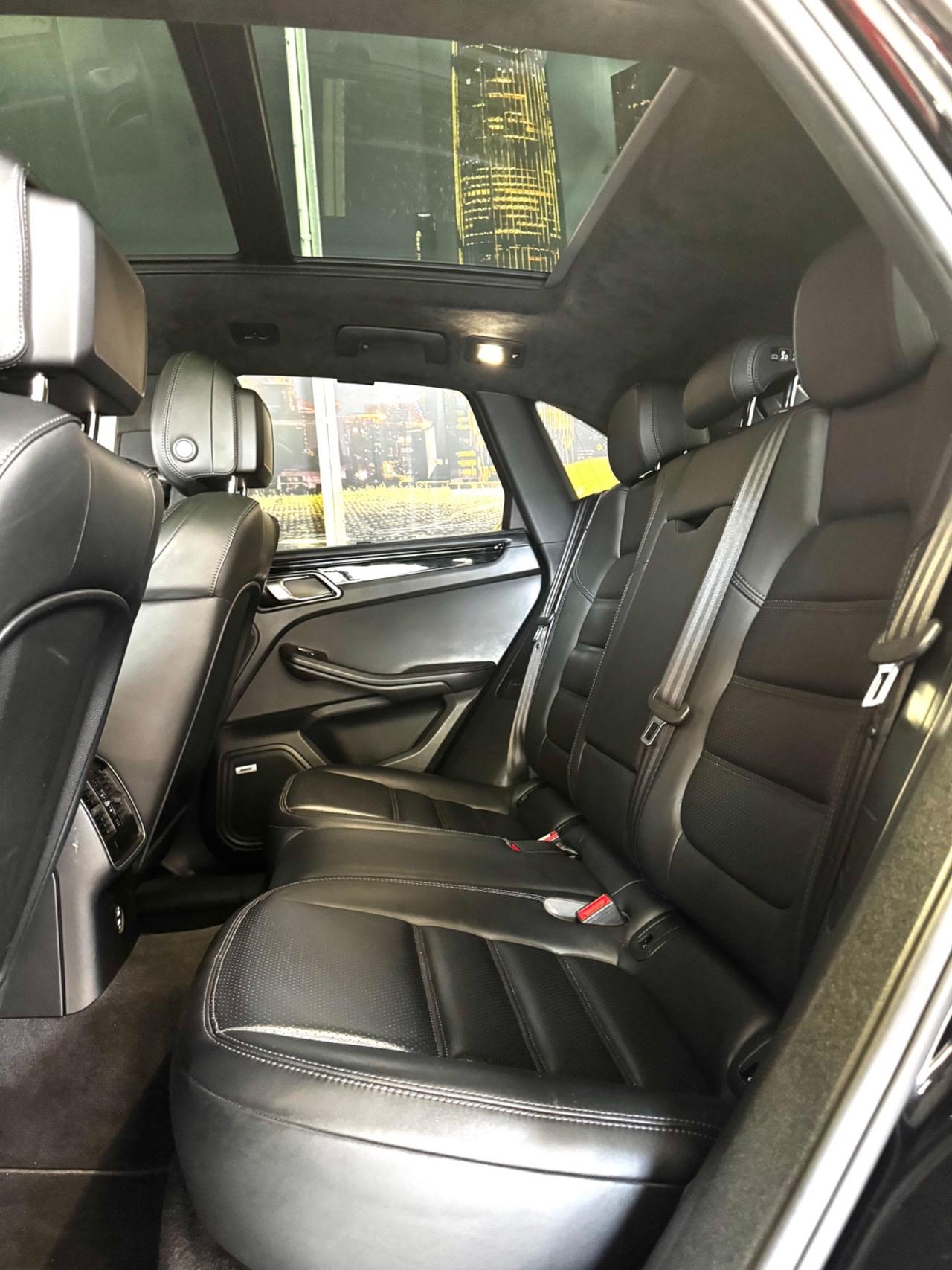 PORSCHE MACAN TURBO 441CV WRAP GRIGIO TETTO OK PERMUTE GARANZIA 2 ANNI