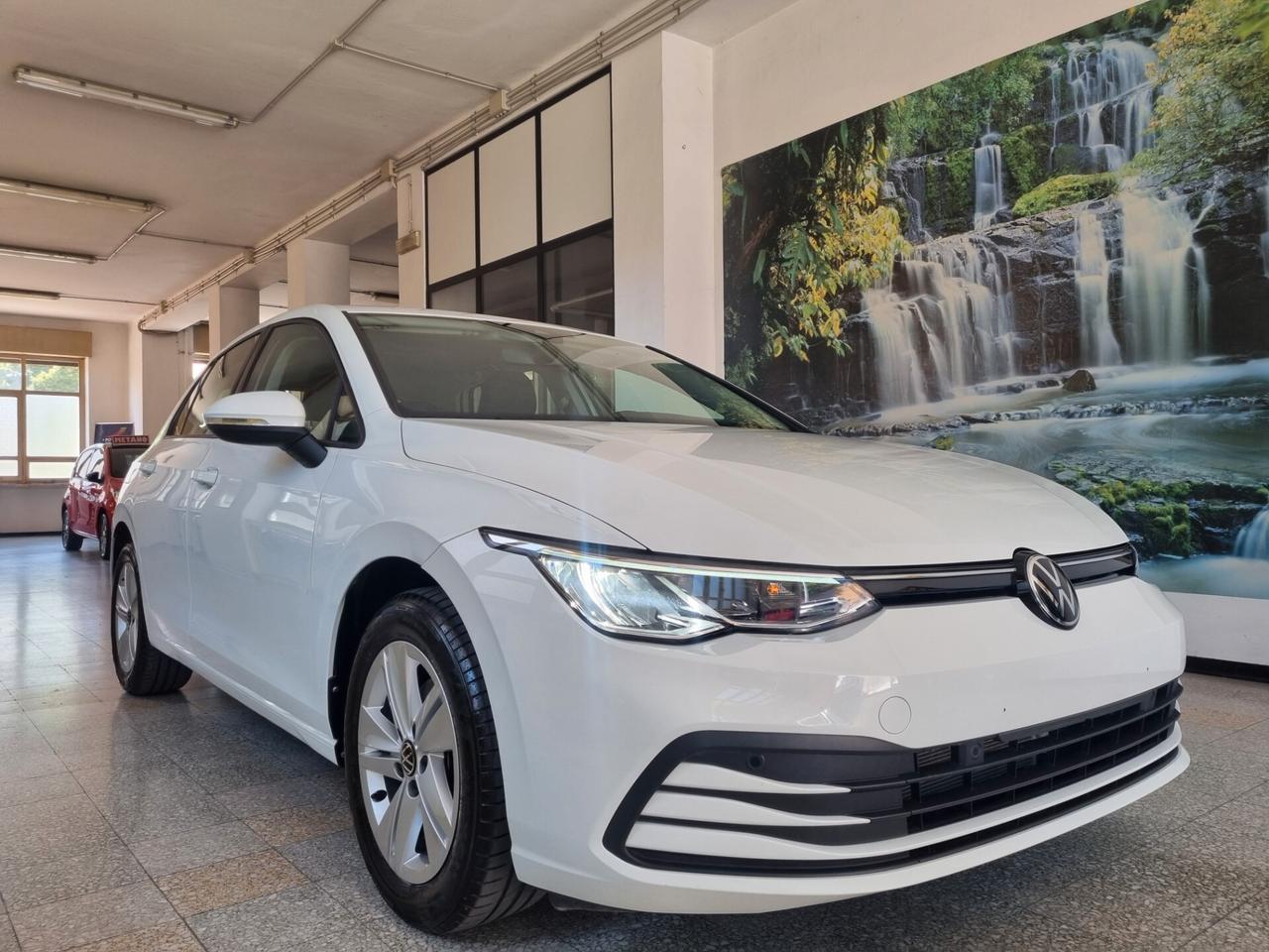 Volkswagen Golf 1.5 TGI DSG Life, 37800KM!!