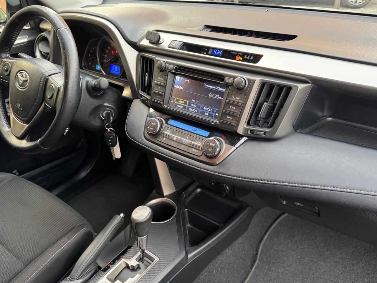 Toyota RAV 4 RAV4 2.2 D-CAT A/T 4WD Lounge gancio traino