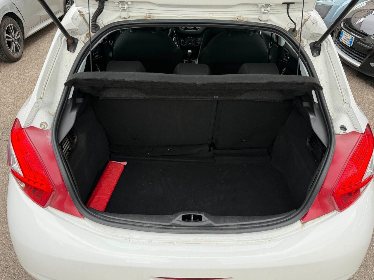 Peugeot 208 PureTech Access 5p. NEOPATENTATI