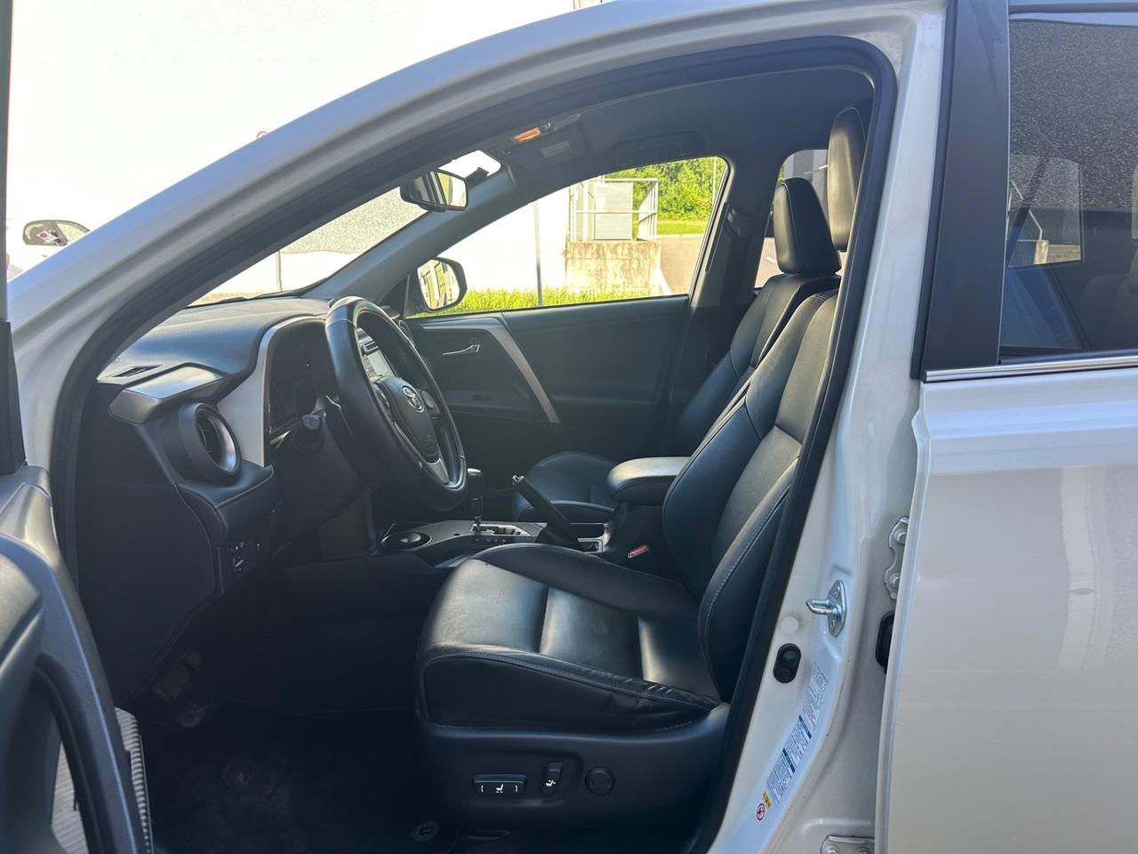 Toyota RAV 4 RAV4 2.2 D-CAT 150 CV 4WD Automatico Navi Pelle Xenon