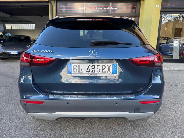 MERCEDES-BENZ GLA 200 d Automatic Premium