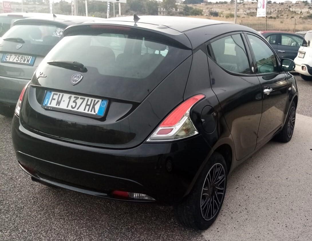 Lancia Ypsilon 1.2 69 CV 5 porte GPL Ecochic Gold