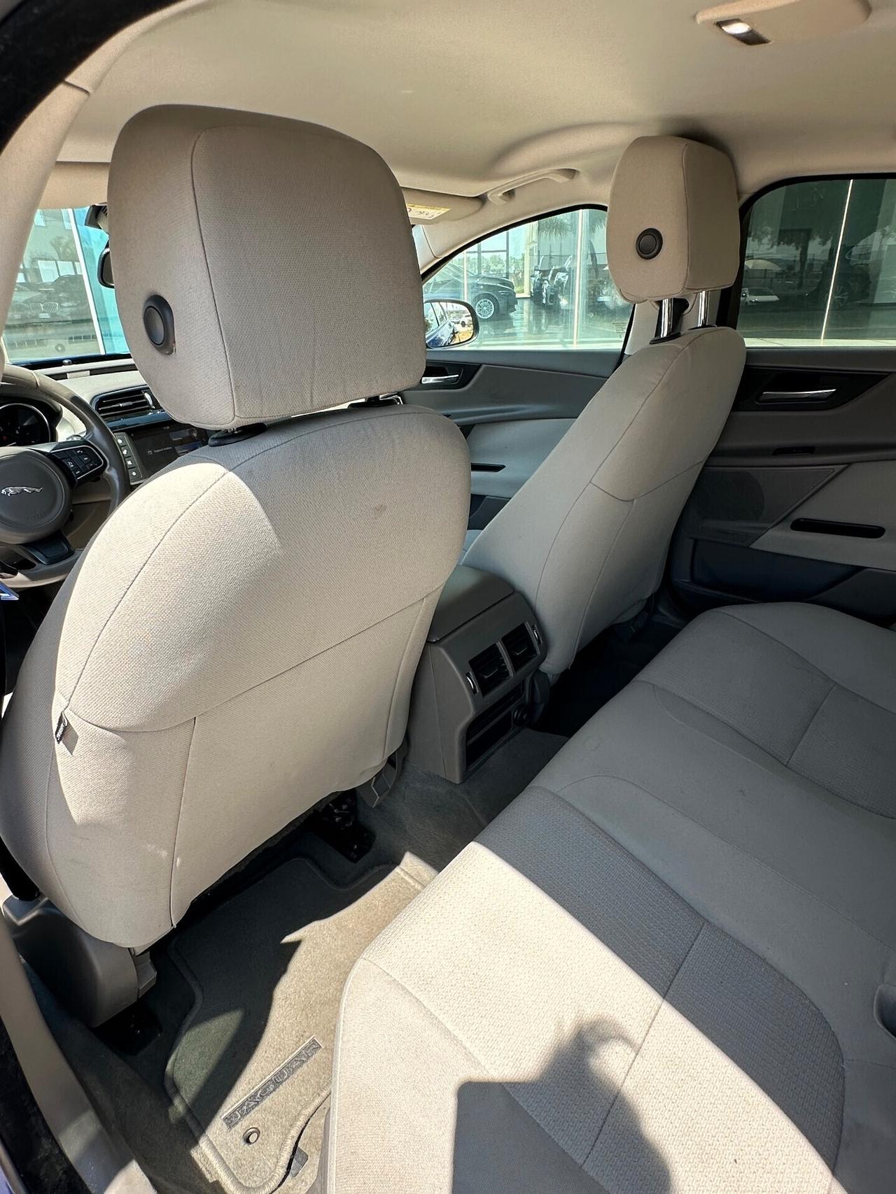 Jaguar XE Prestige 163cv offerta T-Stock prezzo imperdibile