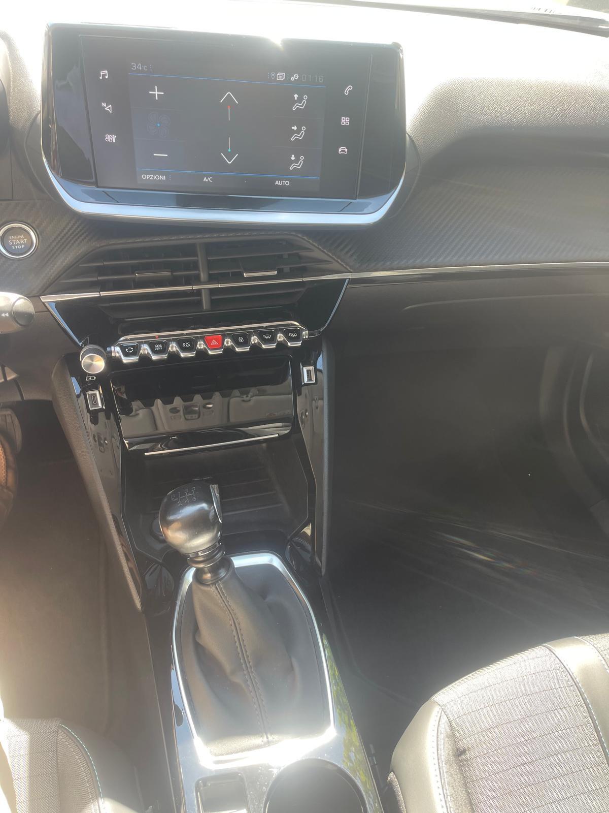 Peugeot 2008 BlueHDi 110 S&S Allure Pack