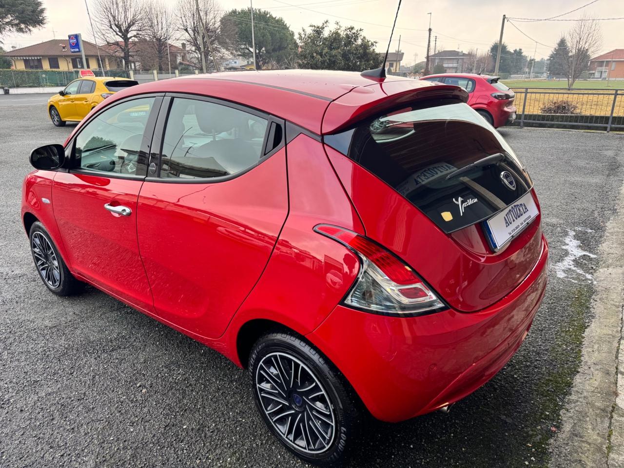 Lancia Ypsilon 1.0 Gold Hybrid
