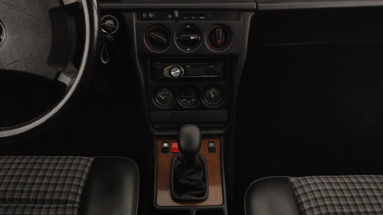 Mercedes-Benz E190 2.3 16V