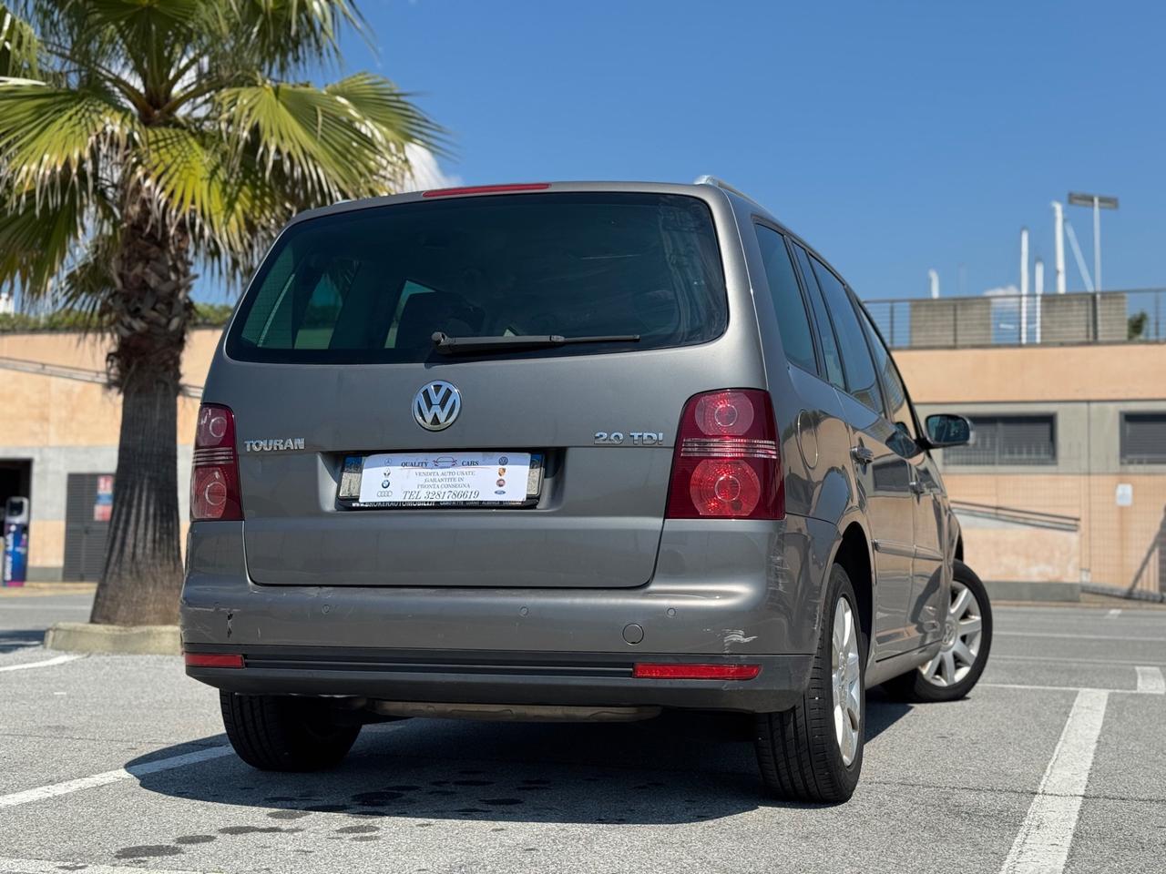 Volkswagen Touran 2.0TDI DSG 140 CV 7 POSTI HIGHLINE 12 MESI DI GARANZIA