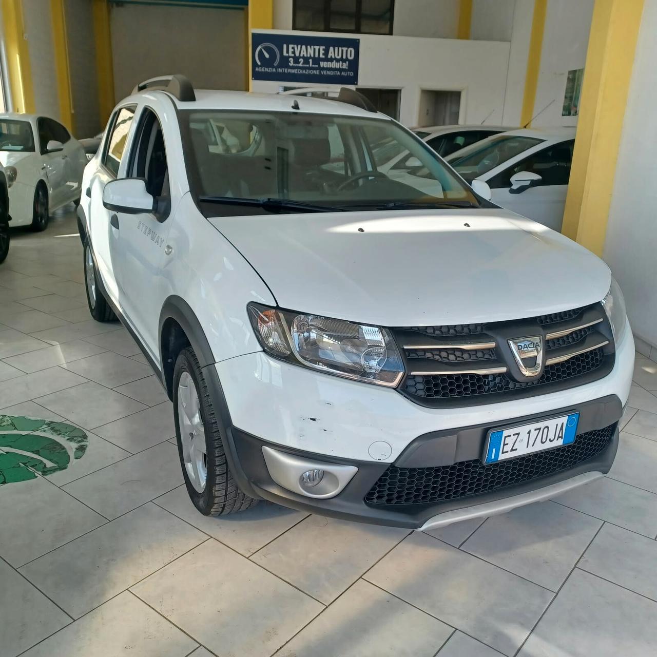 NEOPATENTATI SANDERO STEPWAY OTTIME CONDIZIONI