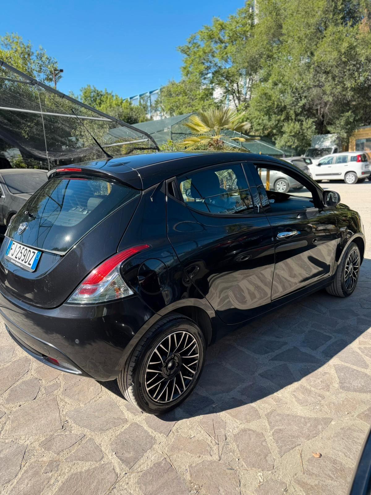 Lancia Ypsilon 1.3 MJT 16V 95 CV 5 porte S&S Unyca