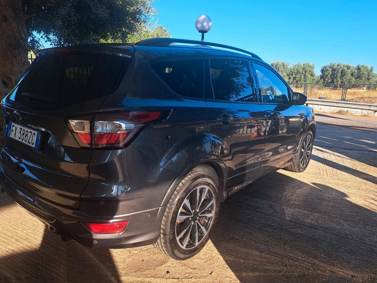 Ford Kuga 1.5 TDCI 120 CV S&S 2WD ST-Line