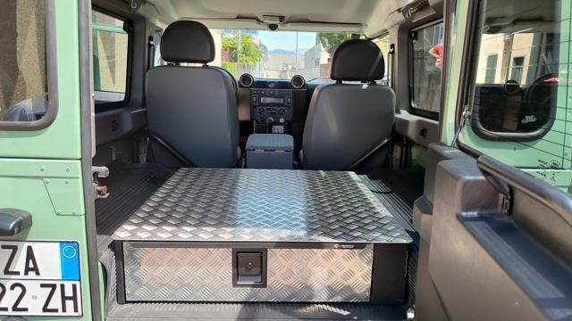 LAND ROVER Defender 90 2.2 TD4 N1 - PARI AL NUOVO