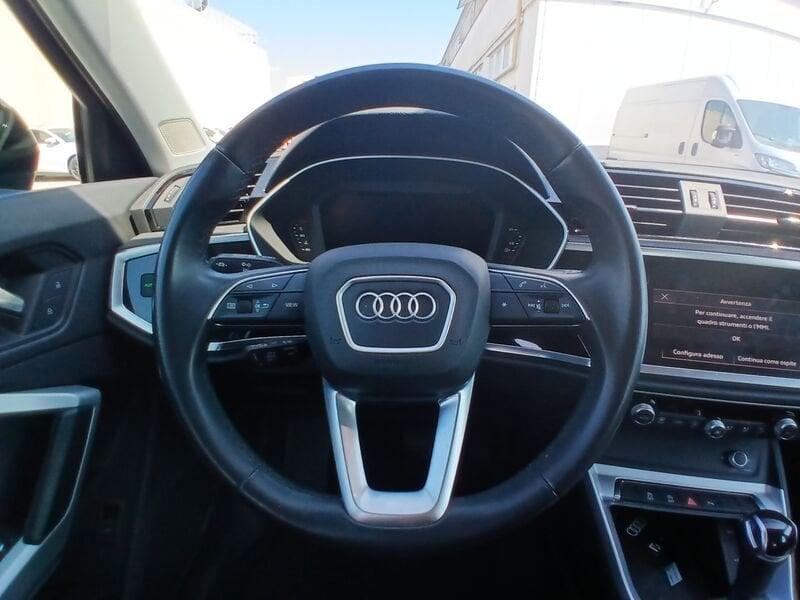 Audi Q3 35 TDI quattro S tronic Business