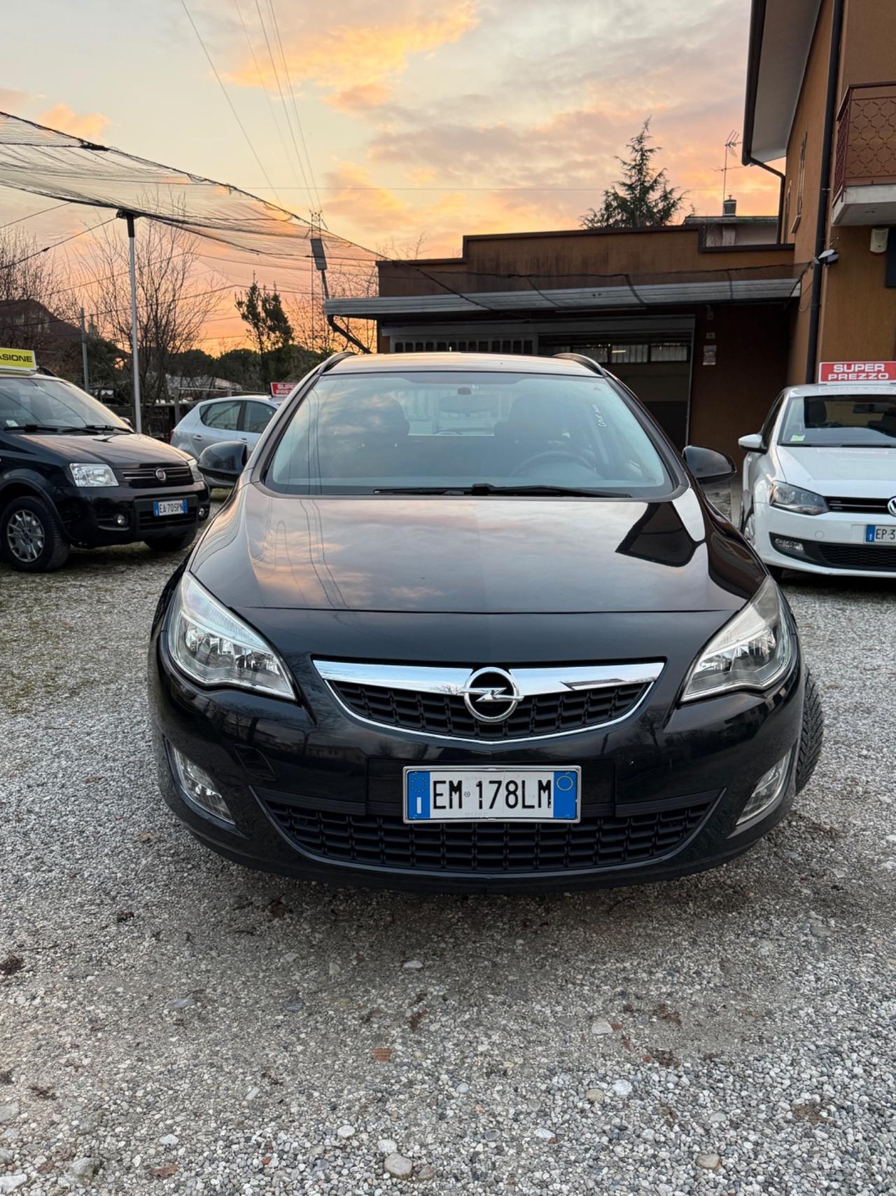 Opel Astra 1.7 CDTI 110CV Sports Tourer Cosmo
