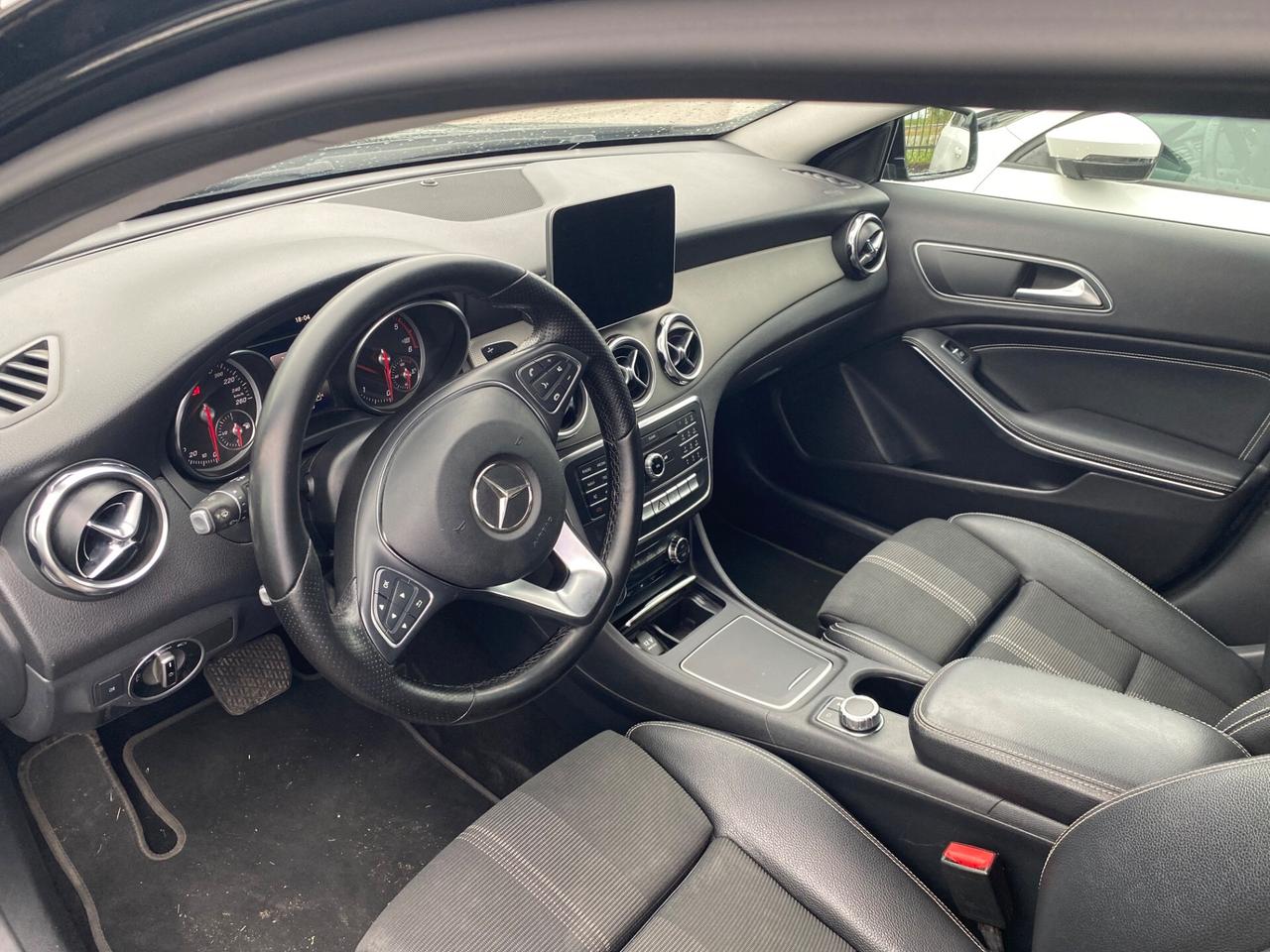 Mercedes GLA 200 d Automatic Sport Pelle Xenon