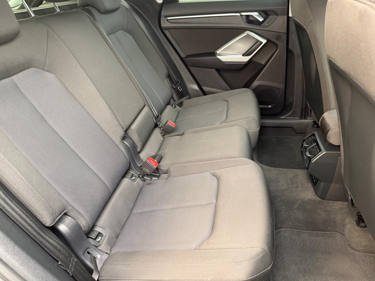 Audi Q3 35 TDI S tronic Business Advanced