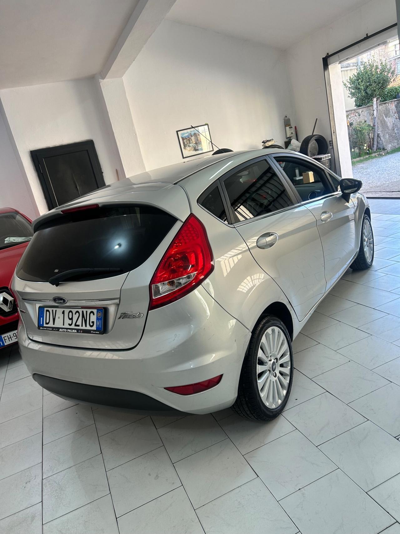 Ford Fiesta 1.6 TDCi 90CV 5 porte DPF Titanium