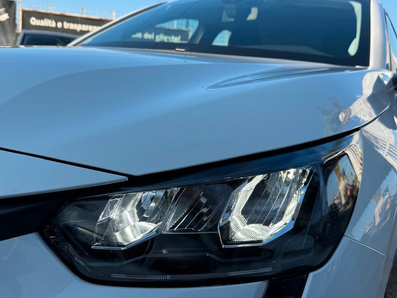 PEUGEOT 1.2 BNZ 100CV 2022 ALLURE 43000KM FULL LED