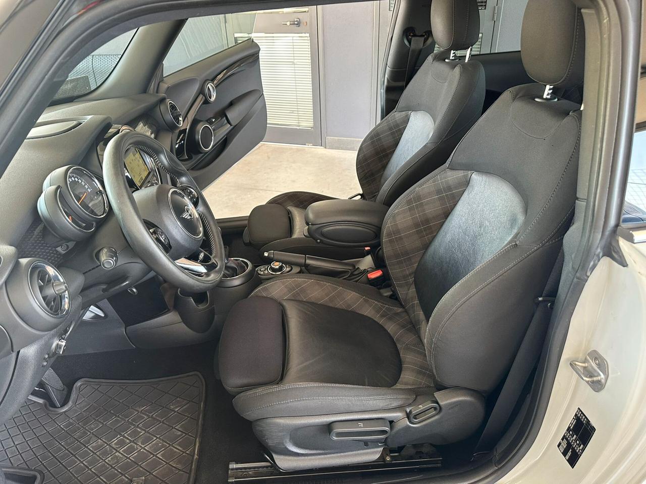MINI COOPER SD AUTOMATICA 170CV 09/2017