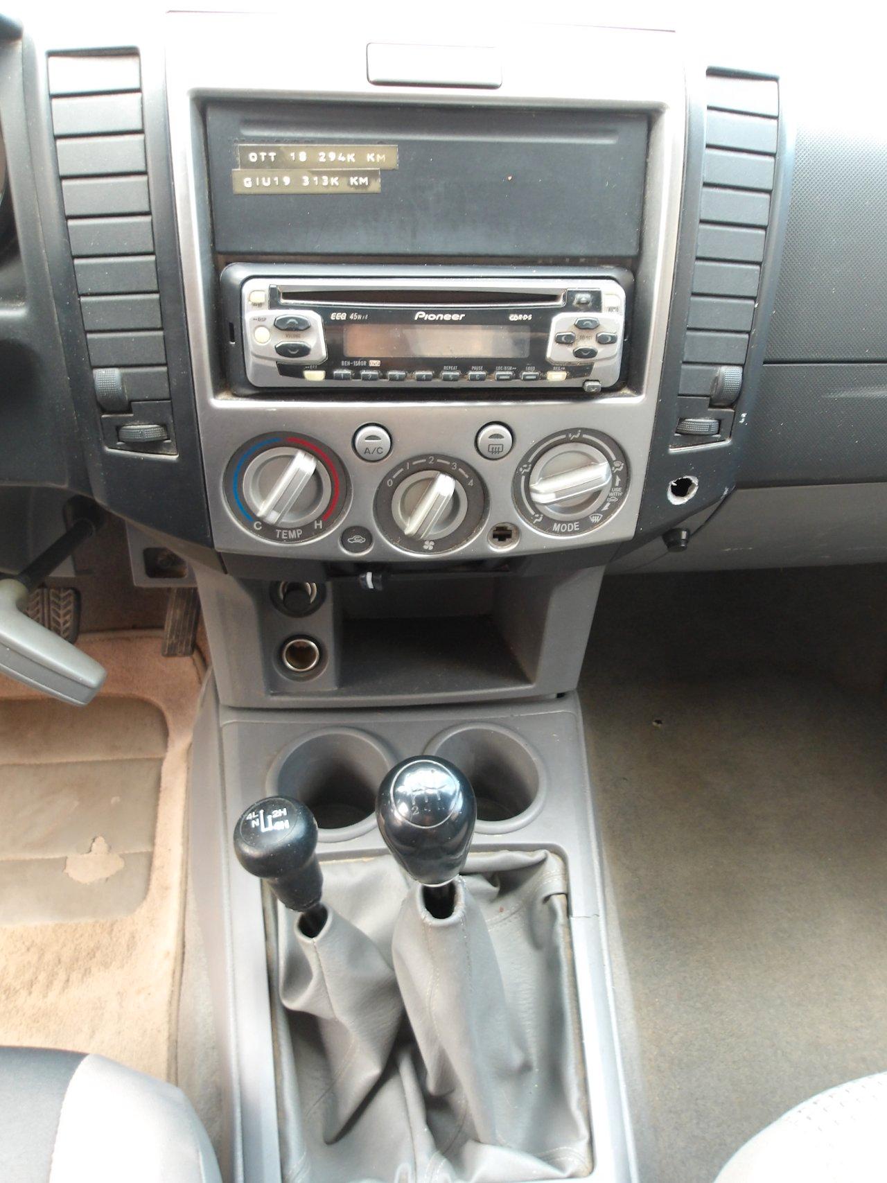 Mazda BT-50 Double Cab BT-50 2.5 td double cab Hot 143cv