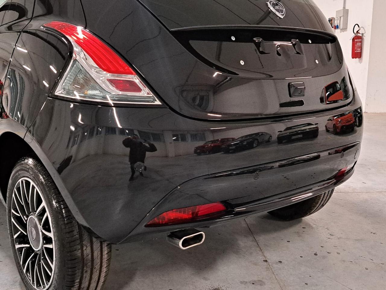 Lancia Ypsilon 1.0 FireFly Hybrid Platino MY'24 Km. 0 (GT697BT)