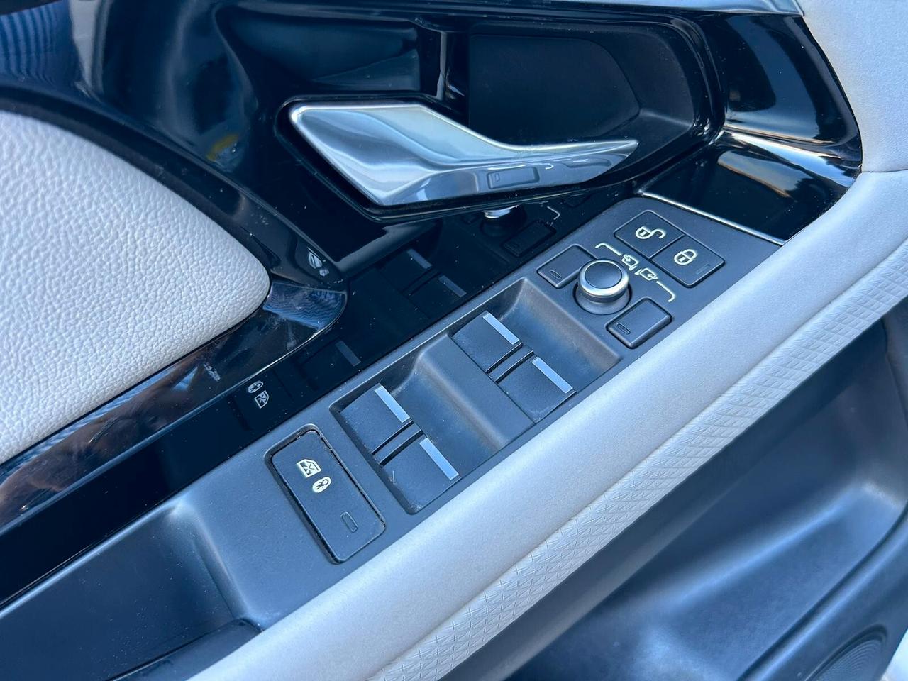 Land Rover Evoque 2.0 150CV AWD R-Dynamic 2019