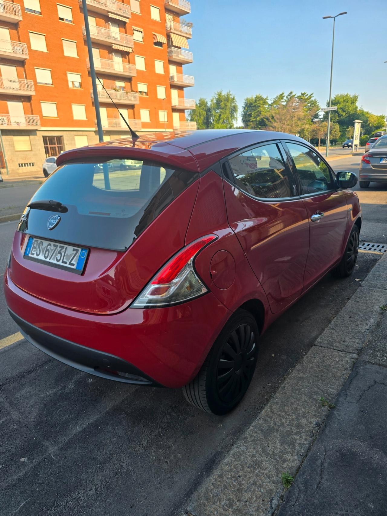 Lancia Ypsilon 1.2 69 CV 5 porte